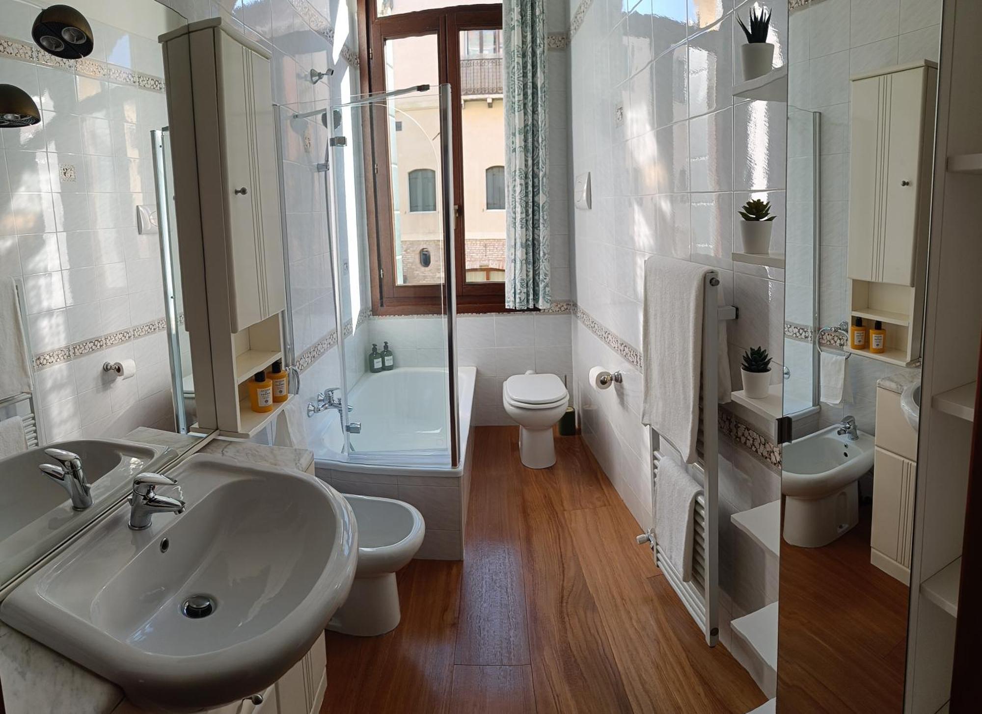 Ca' Dino Venice - Canal View Luaran gambar